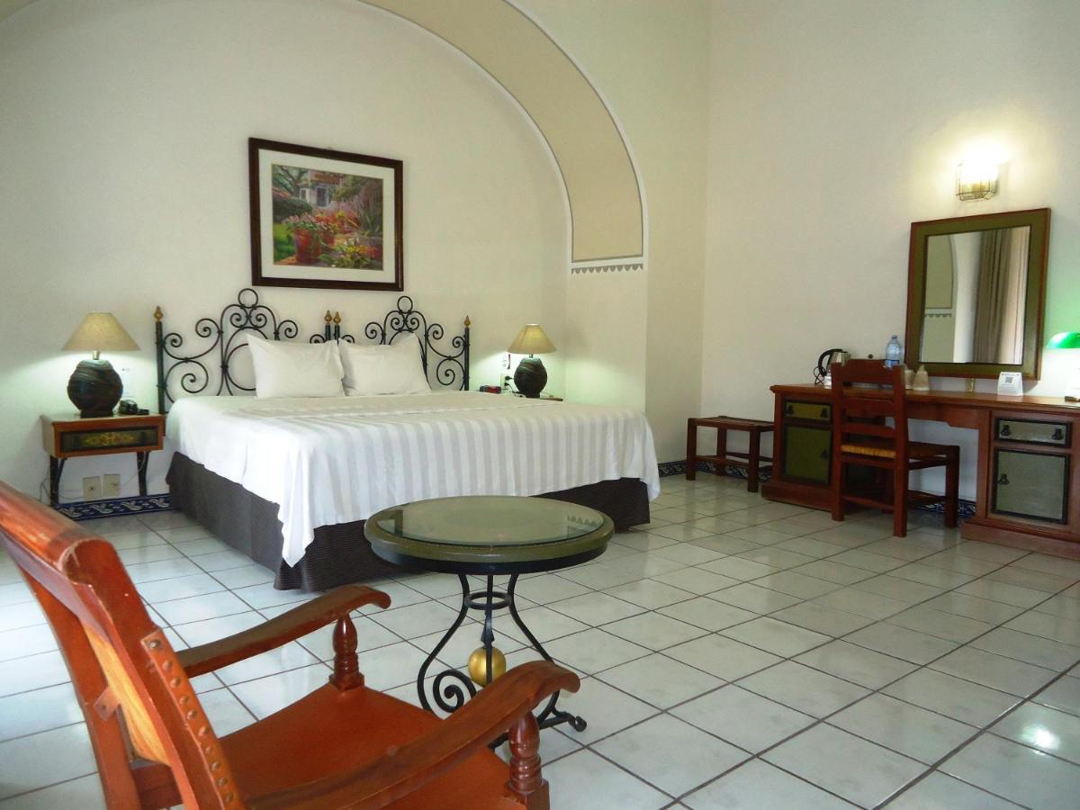 Hotel Concierge Plaza Colima Exterior photo