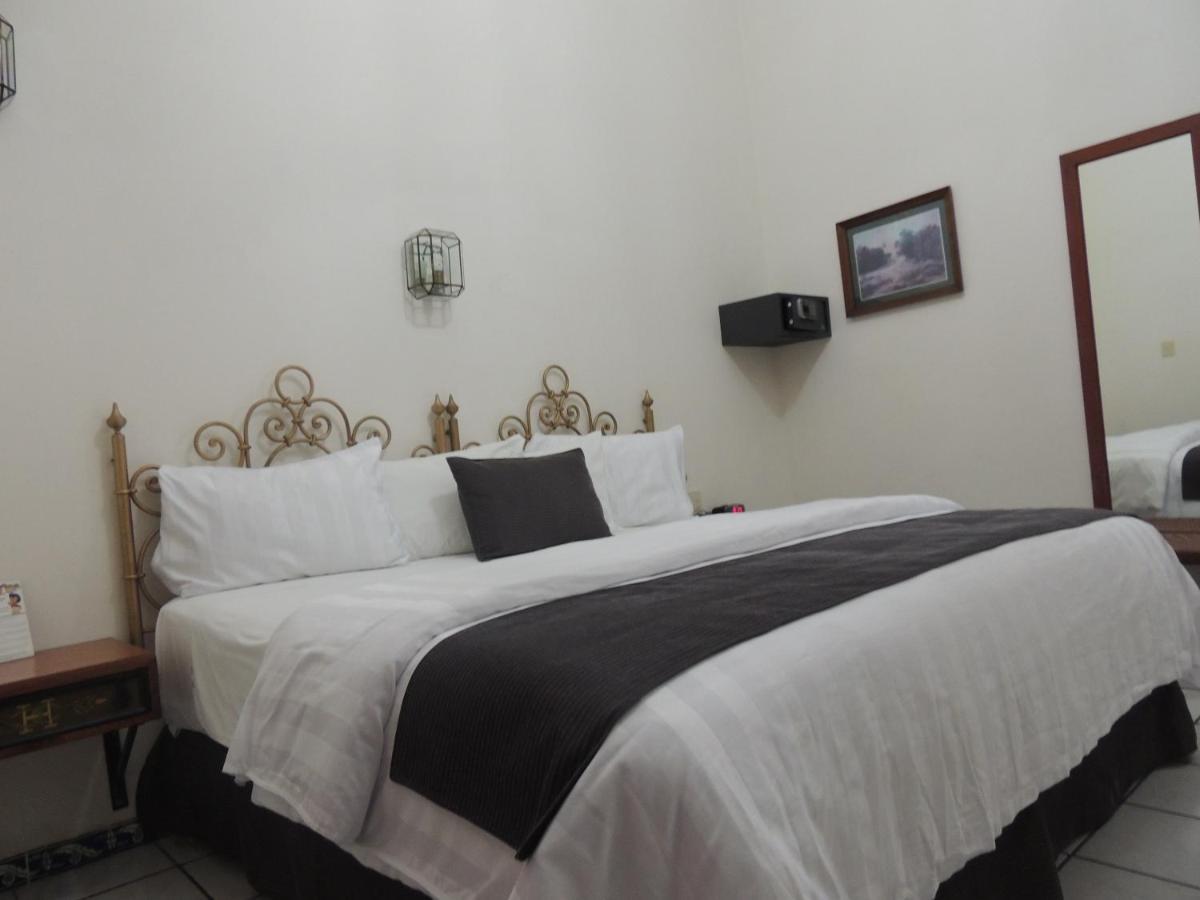 Hotel Concierge Plaza Colima Exterior photo